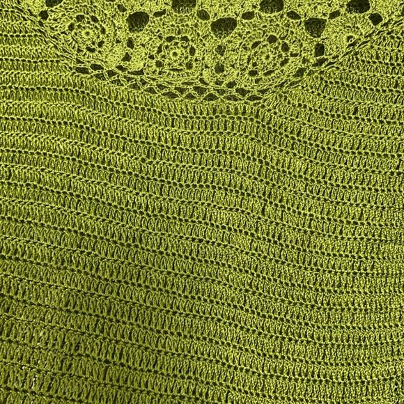 BCBGMaxAzria Green Crochet Knit Top Blouse Long Sleeve Lace Neckline - Picture 4 of 7